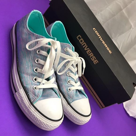 Converse - Picture 2 of 4